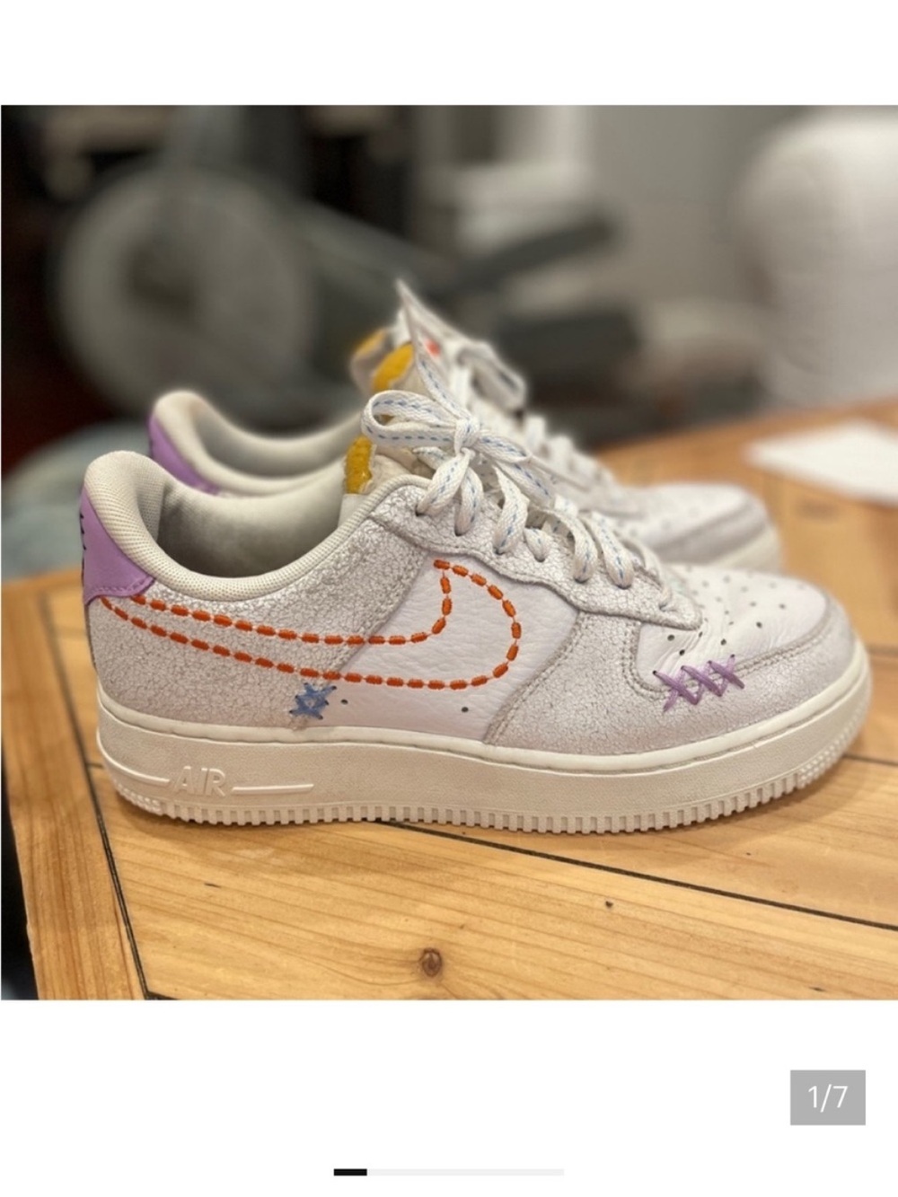 Nike Air Force 1'07 SE Women size 7.5
DX2348-100 AF1 street wear white purple